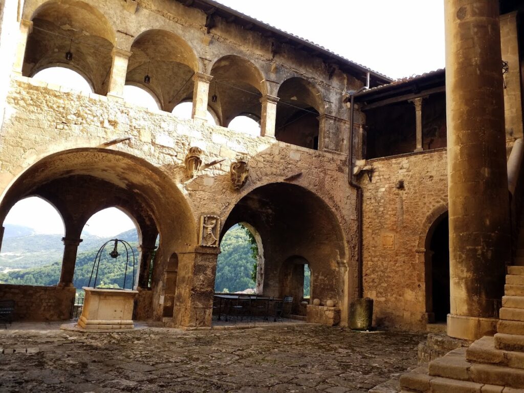 Castello di Gagliano Aterno: A Medieval Hilltop Fortification and Residence 2 Castello di Gagliano Aterno