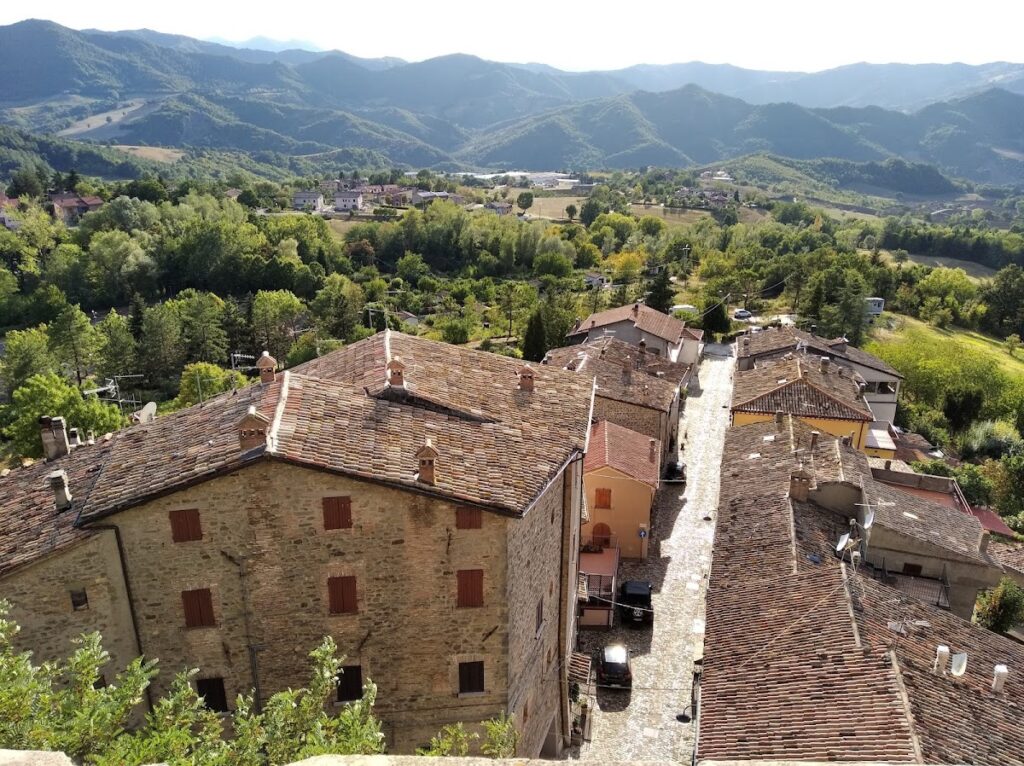 Rocca Fregoso: A Medieval and Renaissance Castle in Italy 2 Rocca Fregoso
