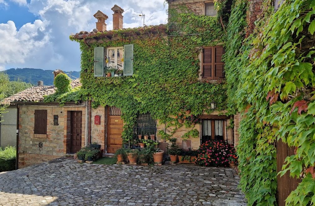 Rocca Fregoso: A Medieval and Renaissance Castle in Italy 4 Rocca Fregoso