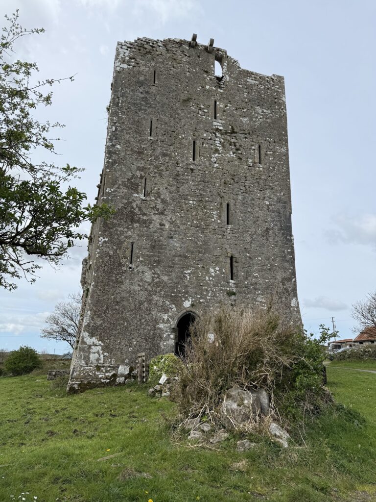 Leamaneh Castle: A Gaelic Irish Tower House and Mansion Complex 2 Leamaneh Castle