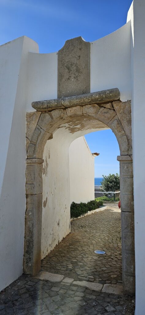 Fort of Our Lady of the Incarnation: A Coastal Defence Monument in Portugal 1 Fort of Our Lady of the Incarnation