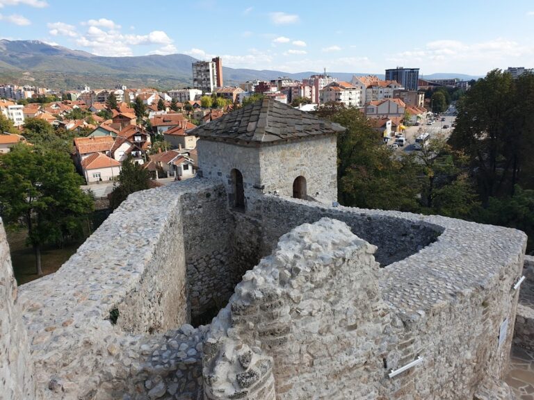 Pirot Fortress: Hilltop military stronghold in Serbia