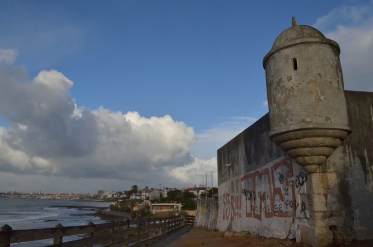Fort of São Teodósio da Cadaveira: 17th-century coastal fort in Estoril