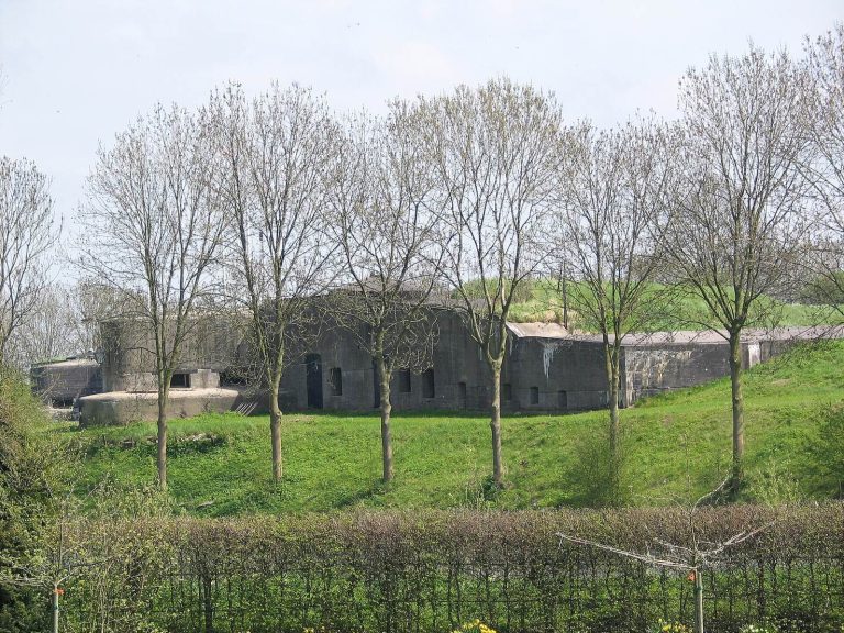 Fort bij Uithoorn: A Stelling van Amsterdam Fort in the Netherlands