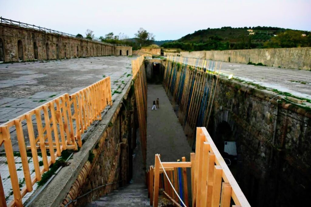 Forte Batteria Siacci: An Umbertine Coastal Fortification in Italy 1 Forte Batteria Siacci