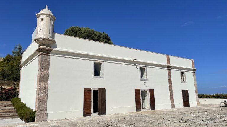 Forte de Albarquel: 17th-century coastal fort and cultural centre in Setúbal