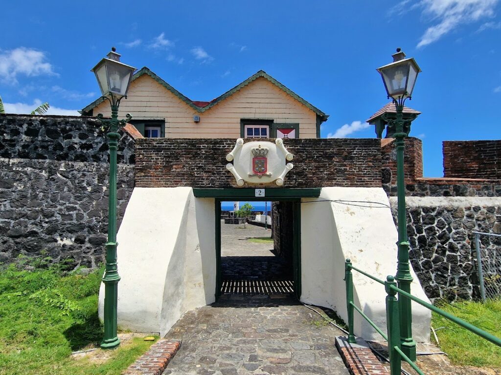 Fort Oranje: Historic Fortress of Sint Eustatius 2 Fort Oranje