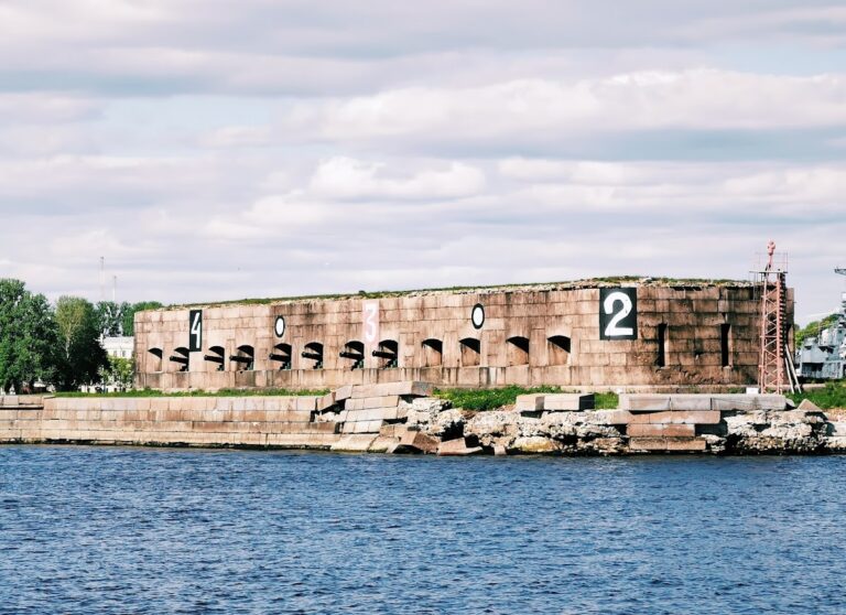 Menshikov Battery: A Coastal Fortification in Kronstadt