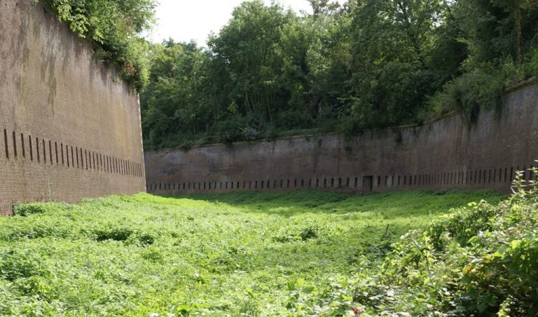 Fort Willem I: A Nineteenth-Century Defensive Fortification in Maastricht
