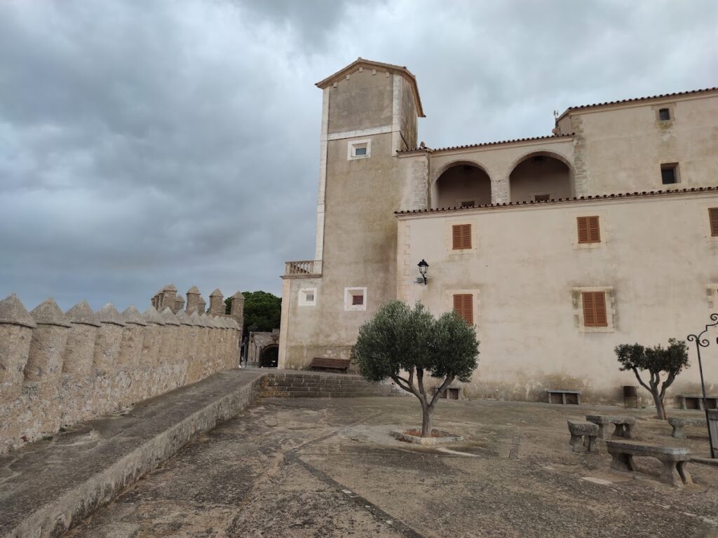 Almudaina d'Artà: A Historic Defensive Complex and Pilgrimage Church in Mallorca 1 Almudaina d'Artà