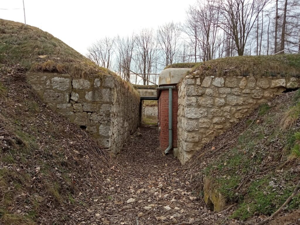 Auxiliary Infantry Fort 39 “Olszanica”: A Kraków Fortress Fort in Poland 2 Fort pomocniczy piechoty 39 "Olszanica"