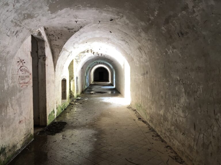 Forte di Monte Enna: An Italian Armored Fortification