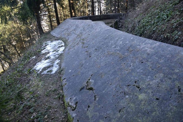 Forte di Monte Enna: An Italian Armored Fortification