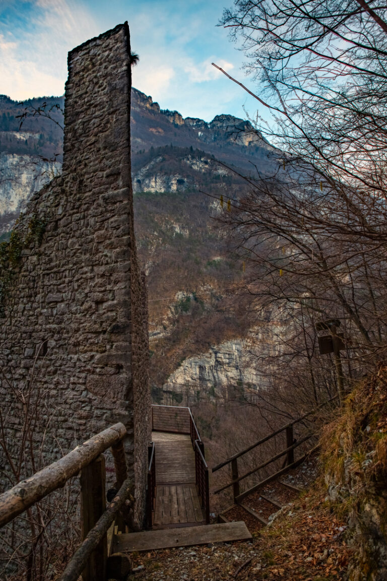 Castello della Gardona: A Medieval Fortification in Italy