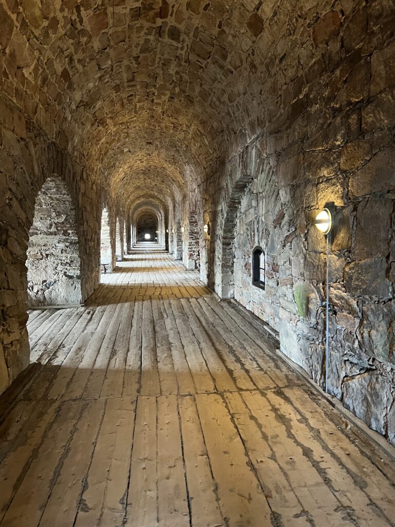 Drottningskär Citadel: A Seventeenth-Century Naval Fortification in Sweden 2 Drottningskär Citadel
