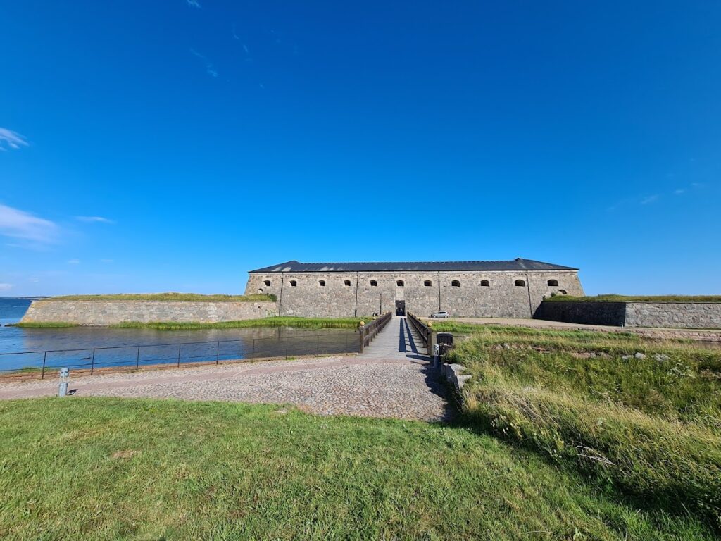 Drottningskär Citadel: A Seventeenth-Century Naval Fortification in Sweden 3 Drottningskär Citadel