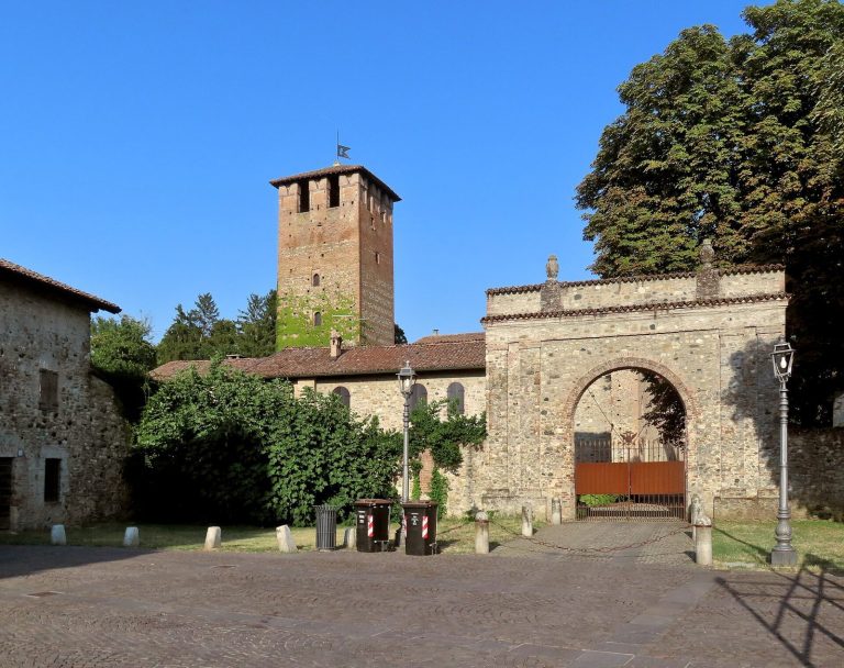 Vigolzone Castle: A Medieval Fortress and Residence in Italy
