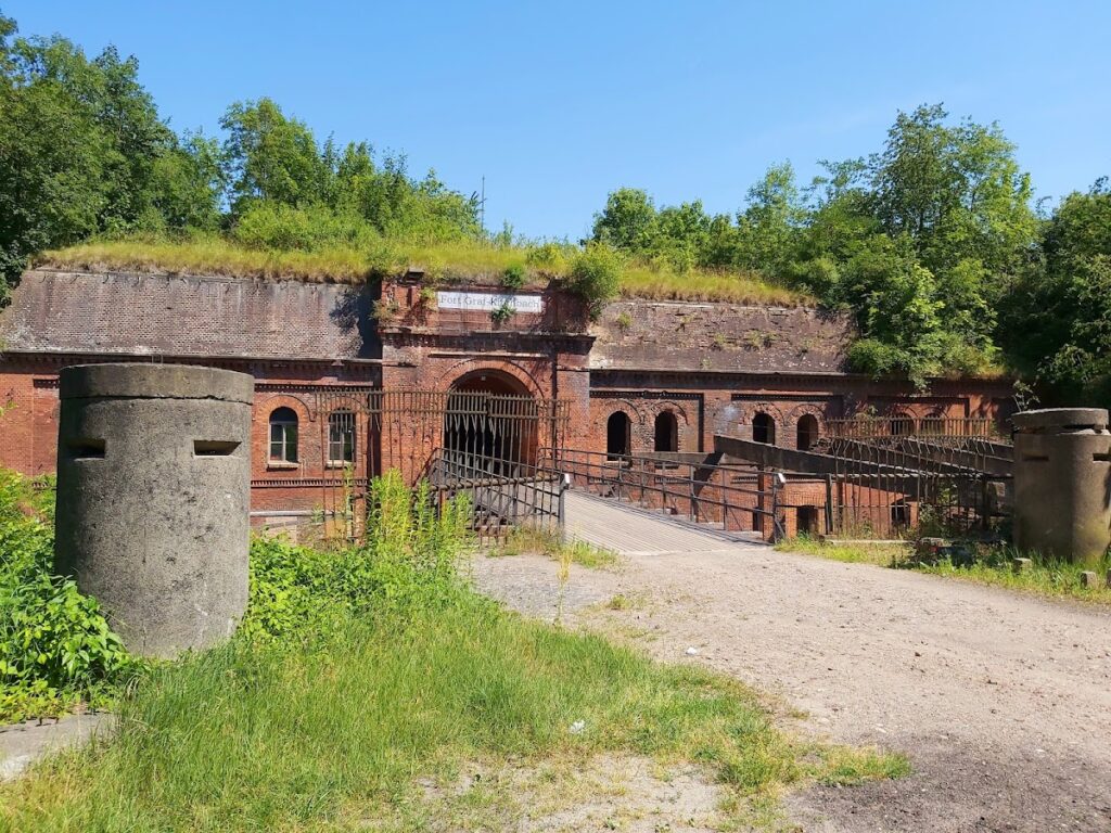 Fort III w Poznaniu: A Fort of the Poznań Fortress in Poland 2 Fort III w Poznaniu