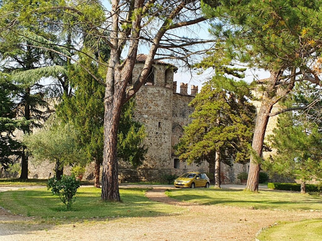 Statto Castle (Castello di Statto): A Medieval Fortress in Italy 2 Castello di Statto