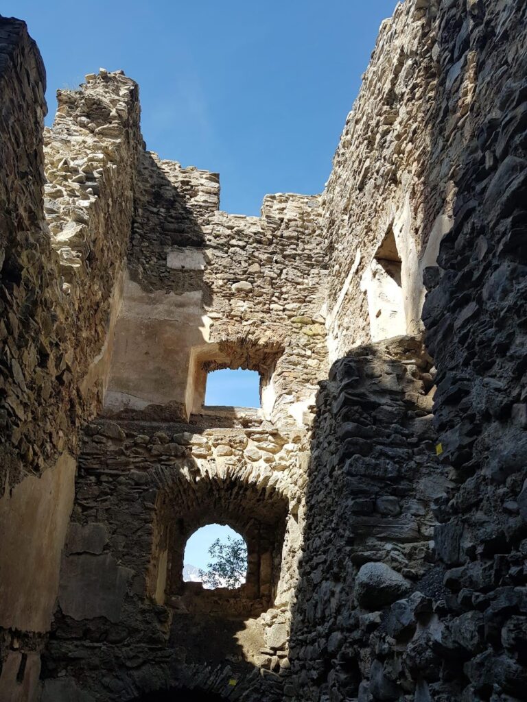 Neu-Aspermont Castle: A High-Medieval Spur Castle in Switzerland 2 Neu-Aspermont Castle