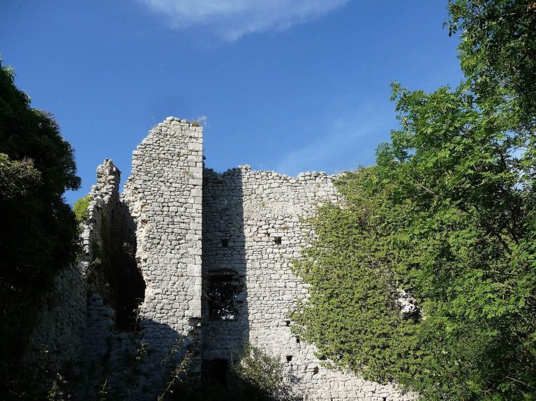 Castrum Porciani: A Medieval Fortified Stronghold near Ferentino