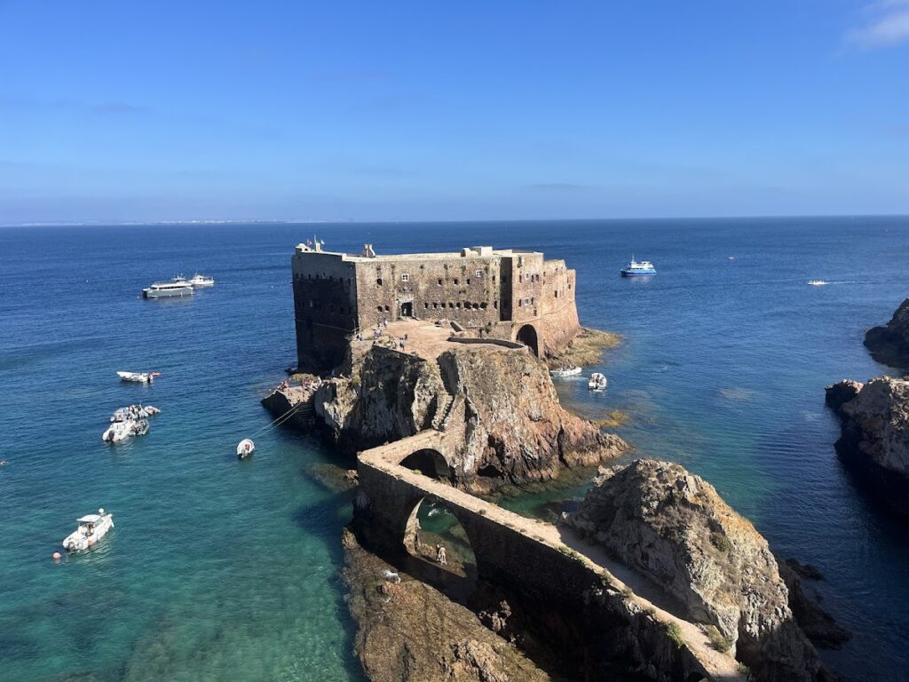 Fort of São João Baptista Berlengas: A Portuguese Coastal Stronghold 1 Fort of São João Baptista Berlengas