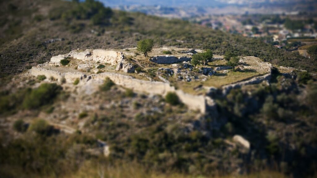 Castle of Alcalans: A Medieval Islamic Fortification in Spain 1 Castle of Alcalans