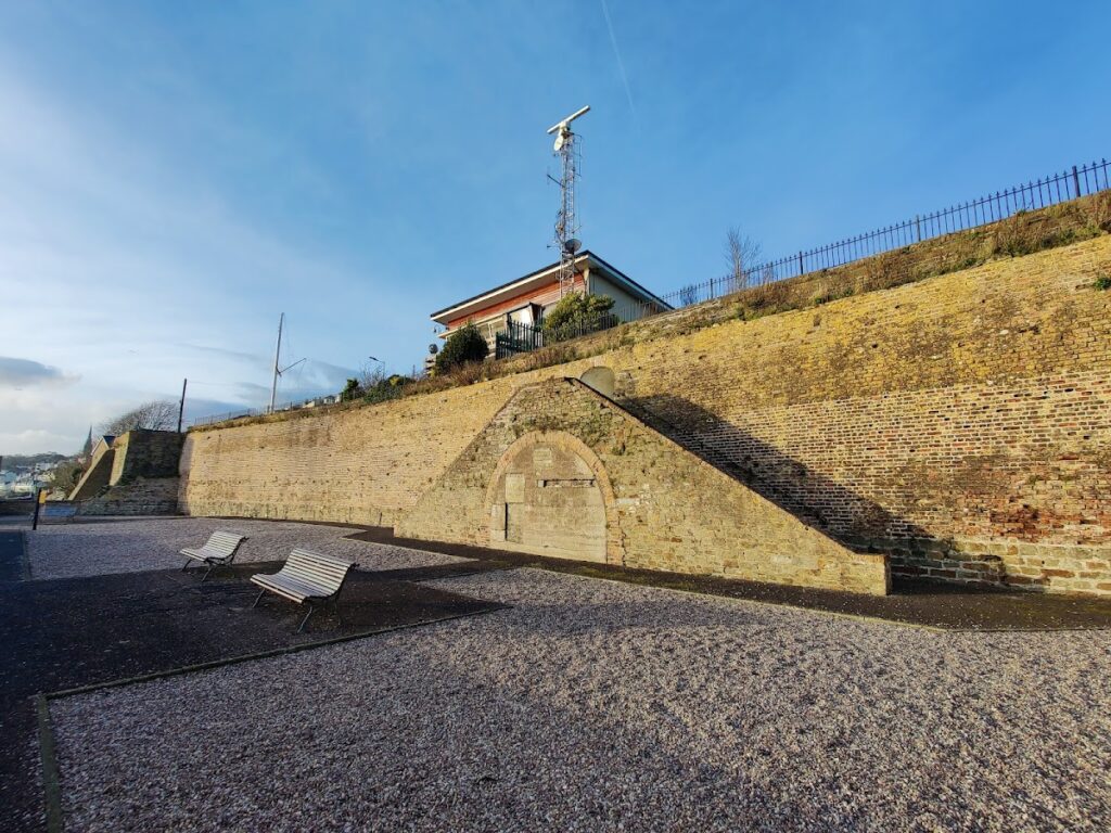 Cove Fort: A Coastal Defence Fortification in Ireland 1 Cove Fort