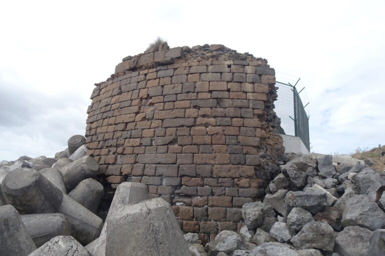 Fort of the Espírito Santo: A Sixteenth-Century Coastal Fortification in Portugal