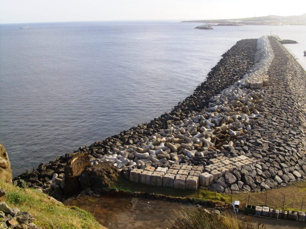 Fort of the Espírito Santo: A Sixteenth-Century Coastal Fortification in Portugal 2 Fort of the Espírito Santo