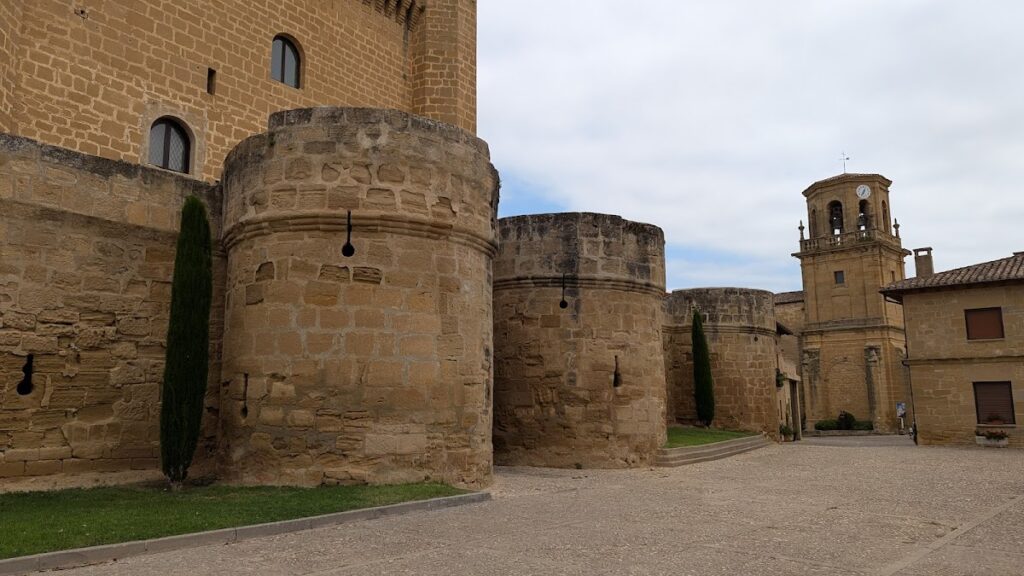 Castle of Sajazarra: A Fifteenth-Century Fortification and Noble Residence in Spain 2 Castle of Sajazarra