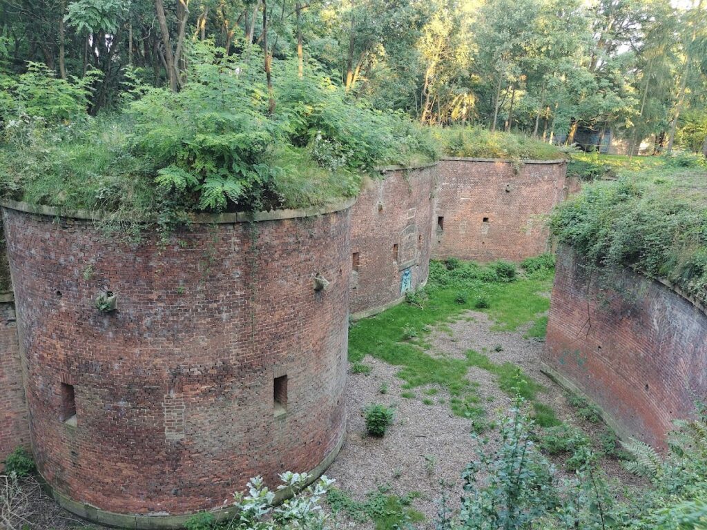 Fort 7 "Za Rzeką": A Redoubt Fort of the Kraków Fortress 2 Fort 7 "Za Rzeką"