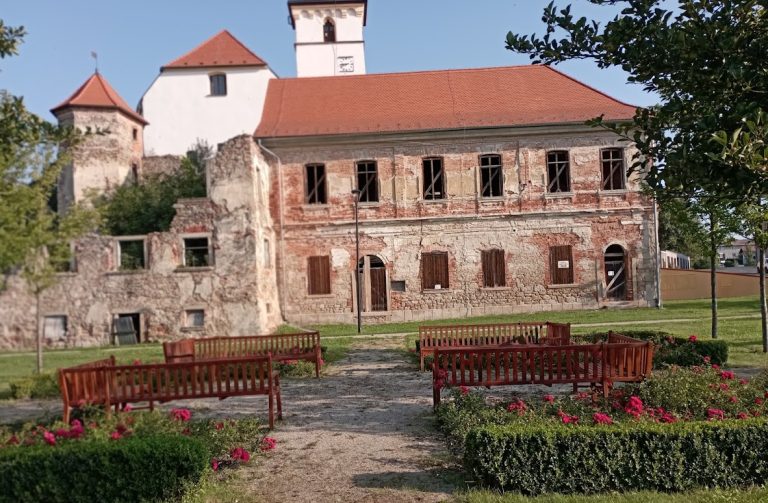 Hazlov Castle: A Romanesque and Gothic Stronghold in Czechia