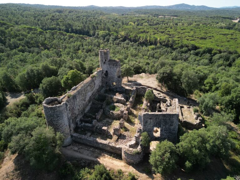 Castell de Sant Iscle: A Medieval Castle in Vidreres, Spain