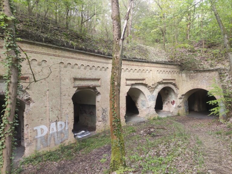 Fort Sarbinowo: Late 19th-Century Artillery Fort at Kostrzyn