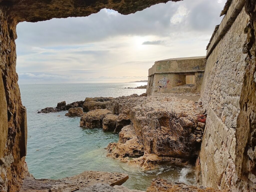 Fort of São Bruno: A Maritime Bastioned Fortification in Portugal 2 Fort of São Bruno