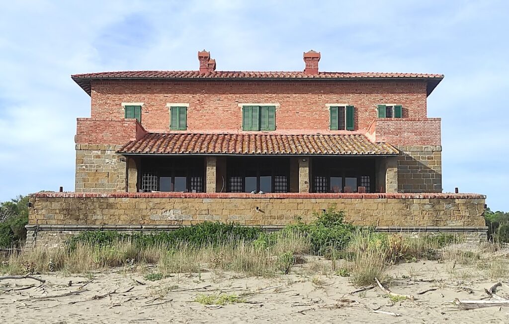 Forte delle Marze: A Coastal Fortification in Italy 1 Forte delle Marze