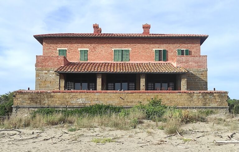 Forte delle Marze: A Coastal Fortification in Italy