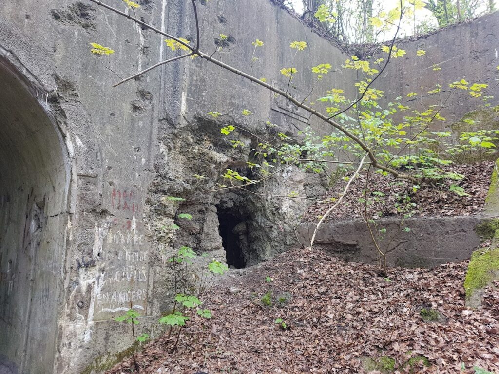 Fort de Dave: A Late-Nineteenth-Century Fort of Namur 2 Fort de Dave