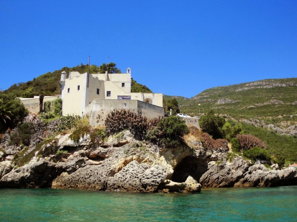 Forte de Santa Maria da Arrábida: Coastal Fort and Convent Complex in Portugal 3 Forte de Santa Maria da Arrábida