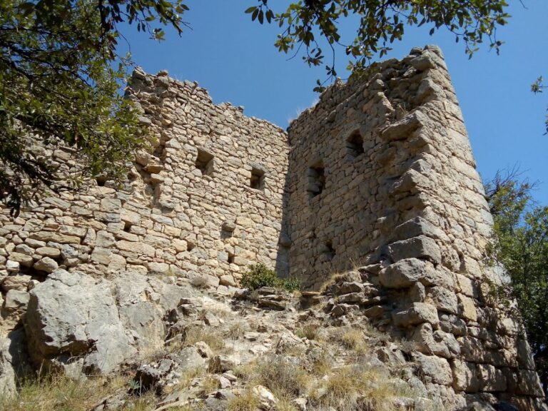 Castell de Roset, Vilada: A medieval border castle in Catalonia