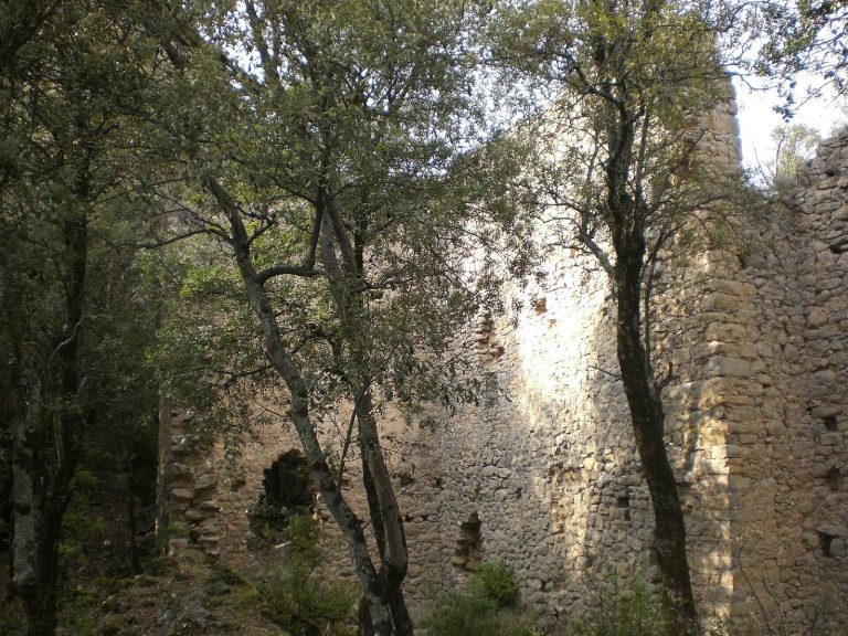 Castell de Roset: A Medieval Frontier Castle in Spain