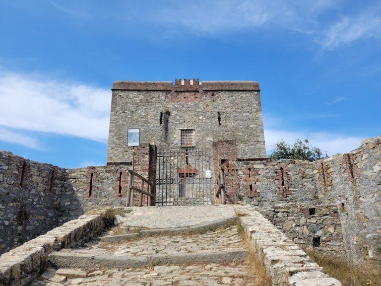 Forte Puin: A 19th-Century Sardinian Fort in Genoa