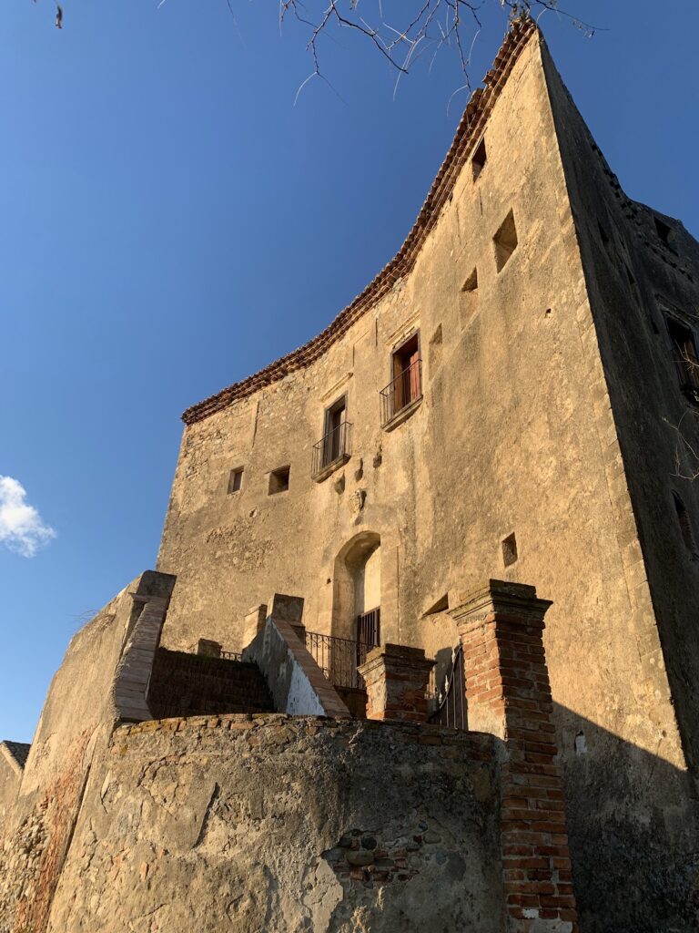 Castello Dell’Arso: Norman Coastal Watchtower in Mandatoriccio, Italy