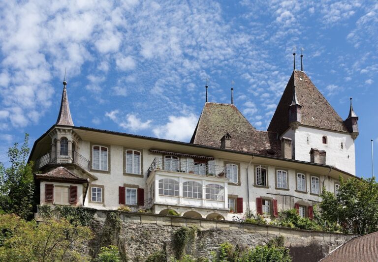 Old Worb Castle: A Bernese Noble Residence in Switzerland