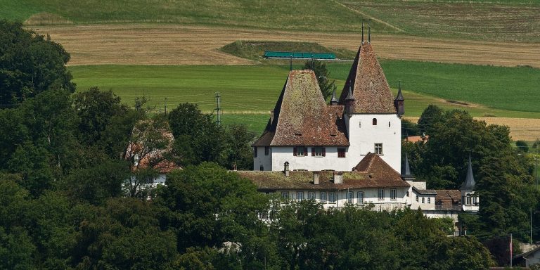 Old Worb Castle: A Bernese Noble Residence in Switzerland