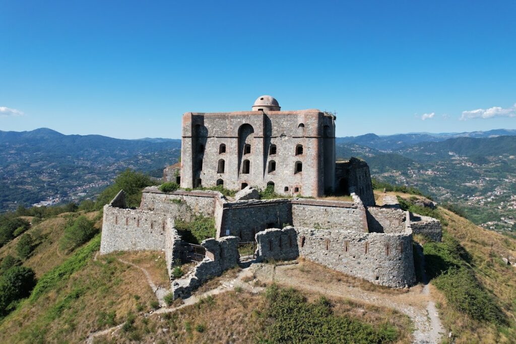 Forte Diamante: A Genoese Fortress in Italy 1 Forte Diamante