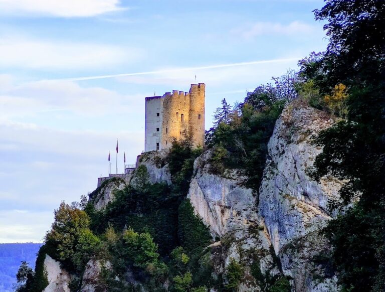 Neu-Thierstein Castle: A Medieval Seat of Authority in Switzerland