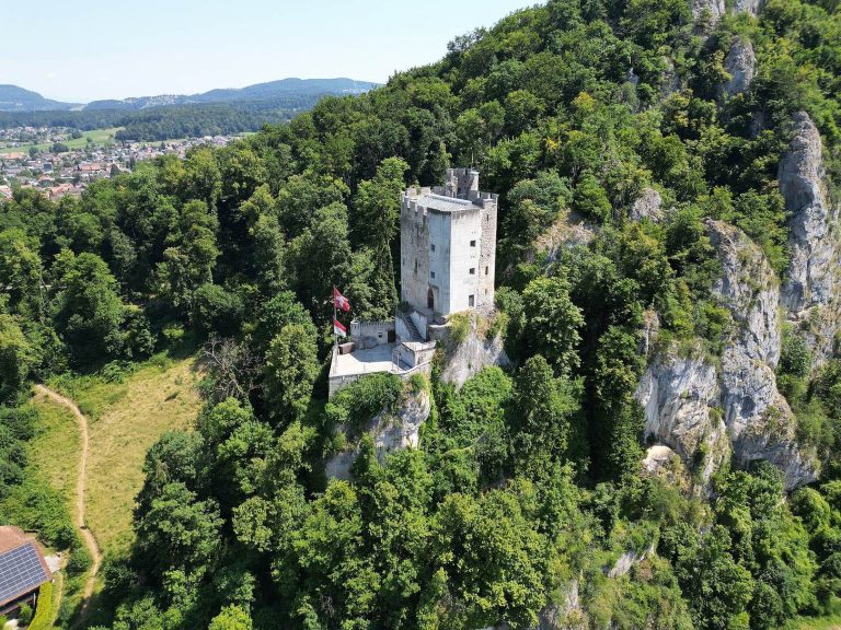 Neu-Thierstein Castle: A Medieval Seat of Authority in Switzerland