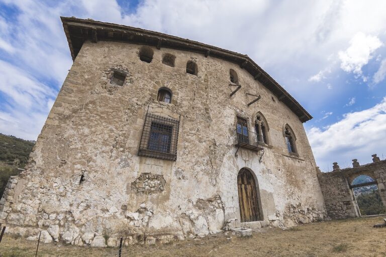 Castillo de Herbés: A Fortified Manor House and Palace in Spain